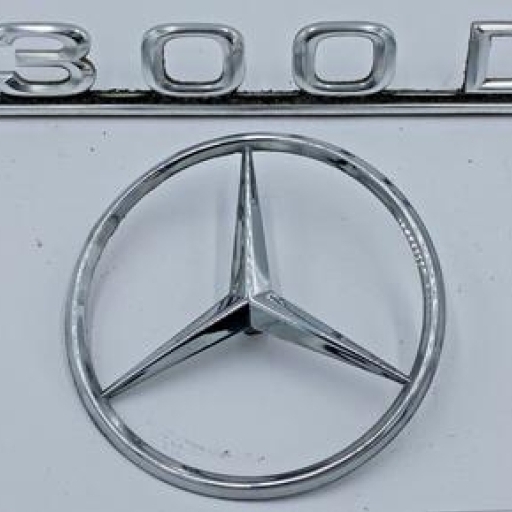 EMBLEMA MERCEDES CLASE E (W123) BERLINA+COUPE